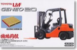 Aoshima #AO-43561 - No.4 Toyota L&F Geneo (Counter Lift) & Pallet Set (Model Car)