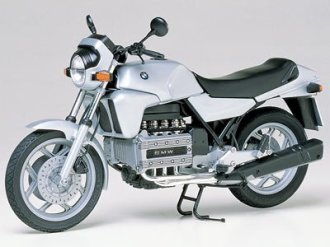 タミヤ 1/12 BMW K100 (１／１２ オートバイ:14036) プラモデル Building the 1:12 Tamiya BMW K100 - YouTube