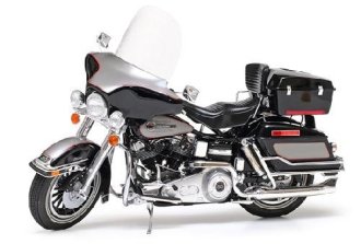 Tamiya 16037 - 1/6 Harley-Davidson FLH Classic Black Scale Kit