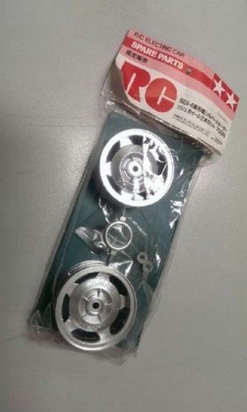 Tamiya 94027 - 6024 4WD Front Star-Dish Buggy Wheels Silver Plated 2Pcs (Same as 53089)